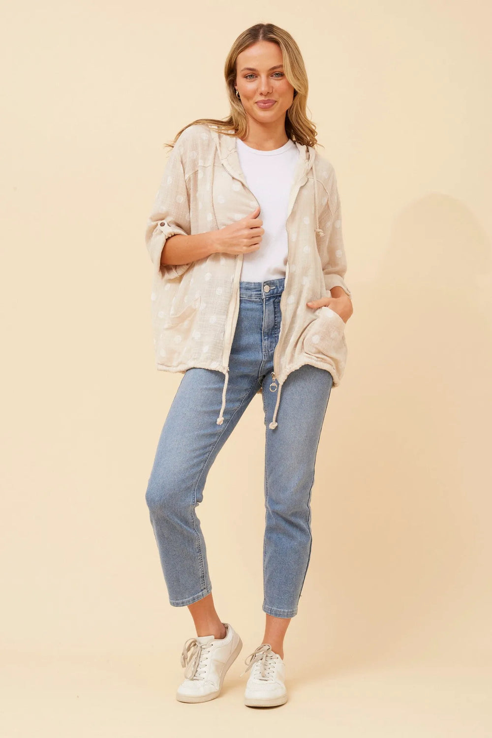 Beige/White
