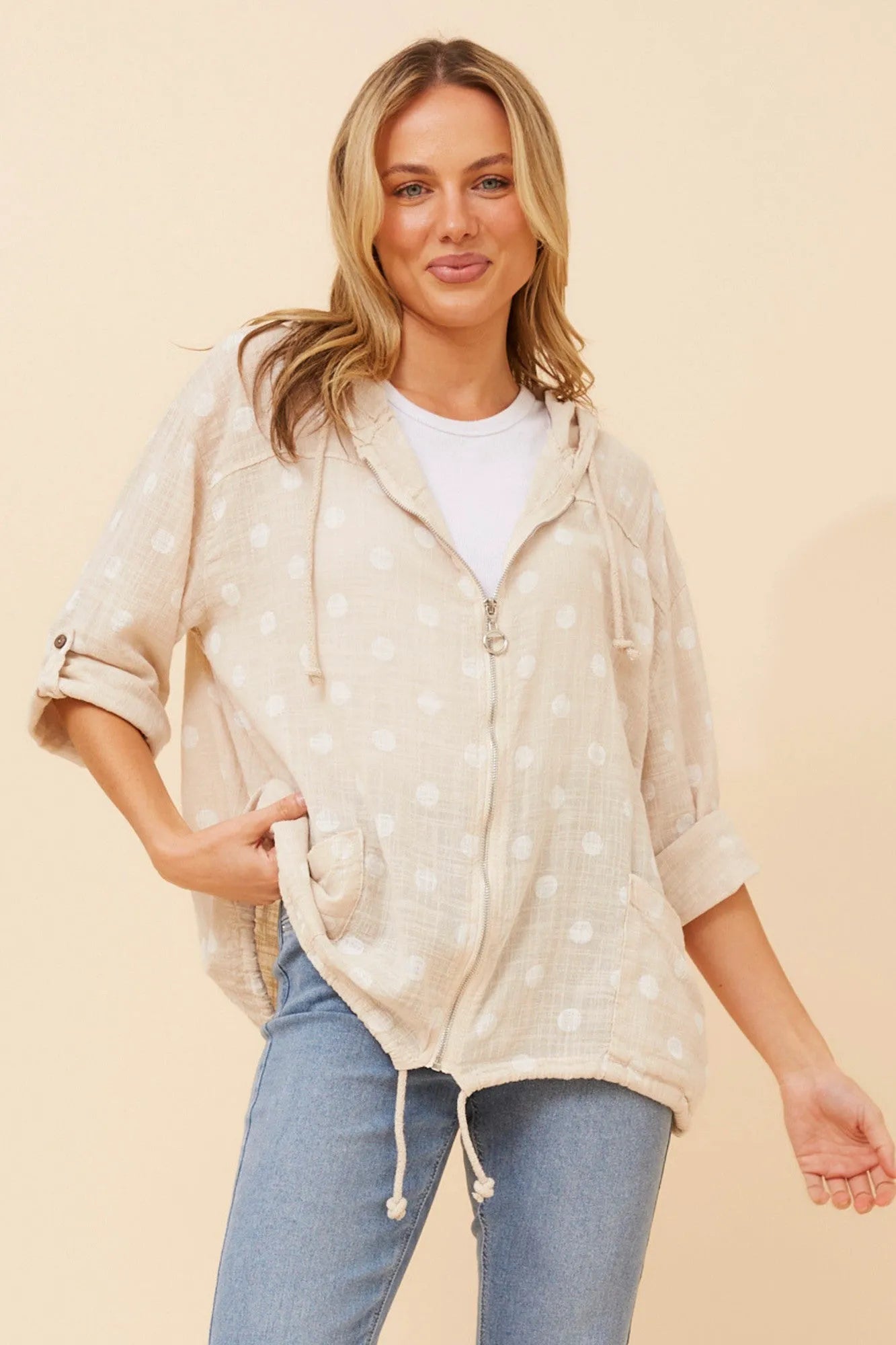 Beige/White