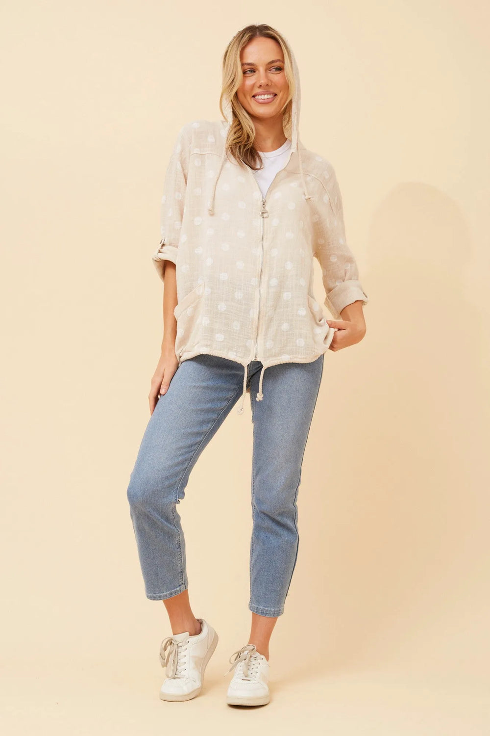 Beige/White