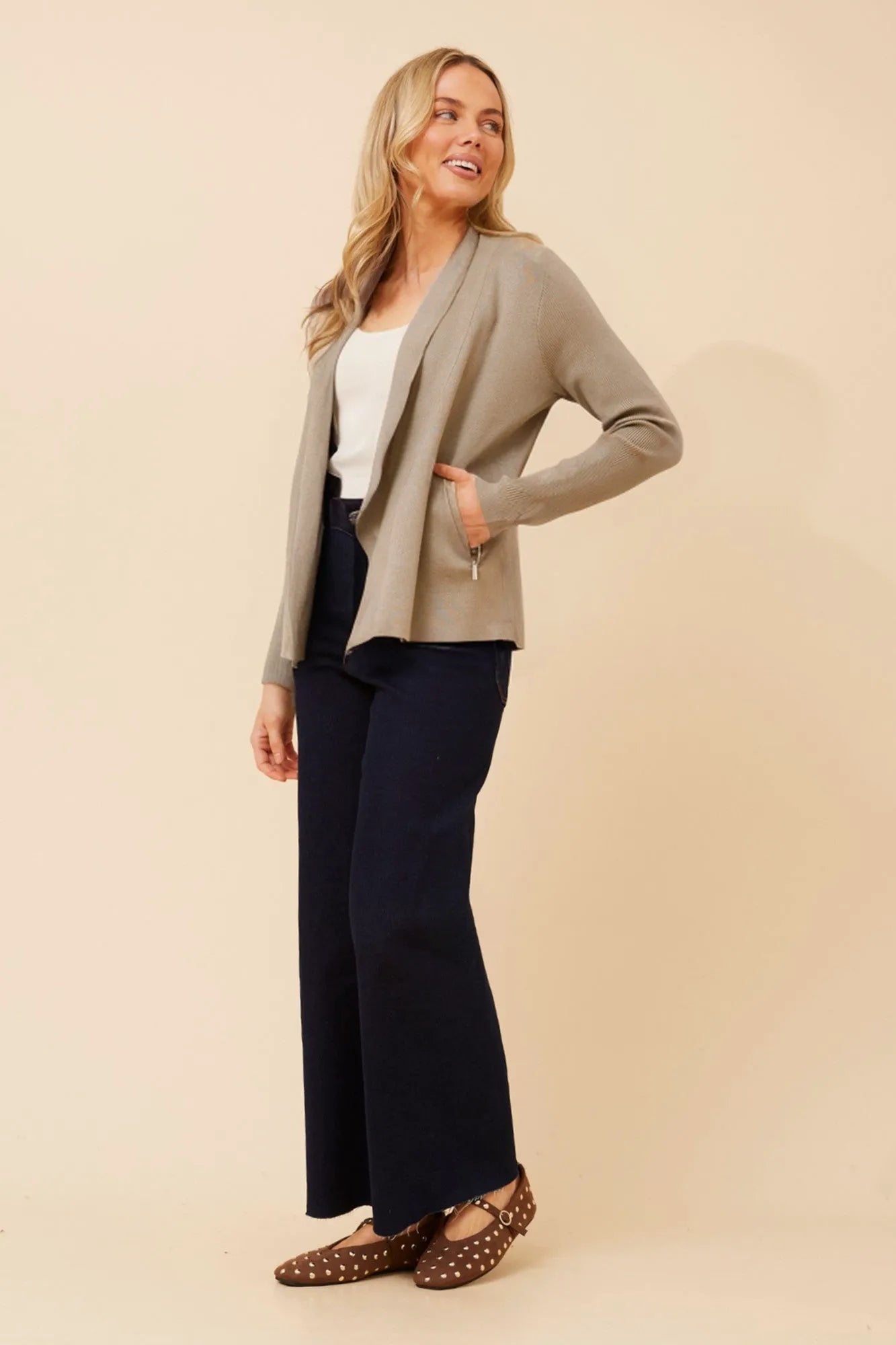 TAUPE