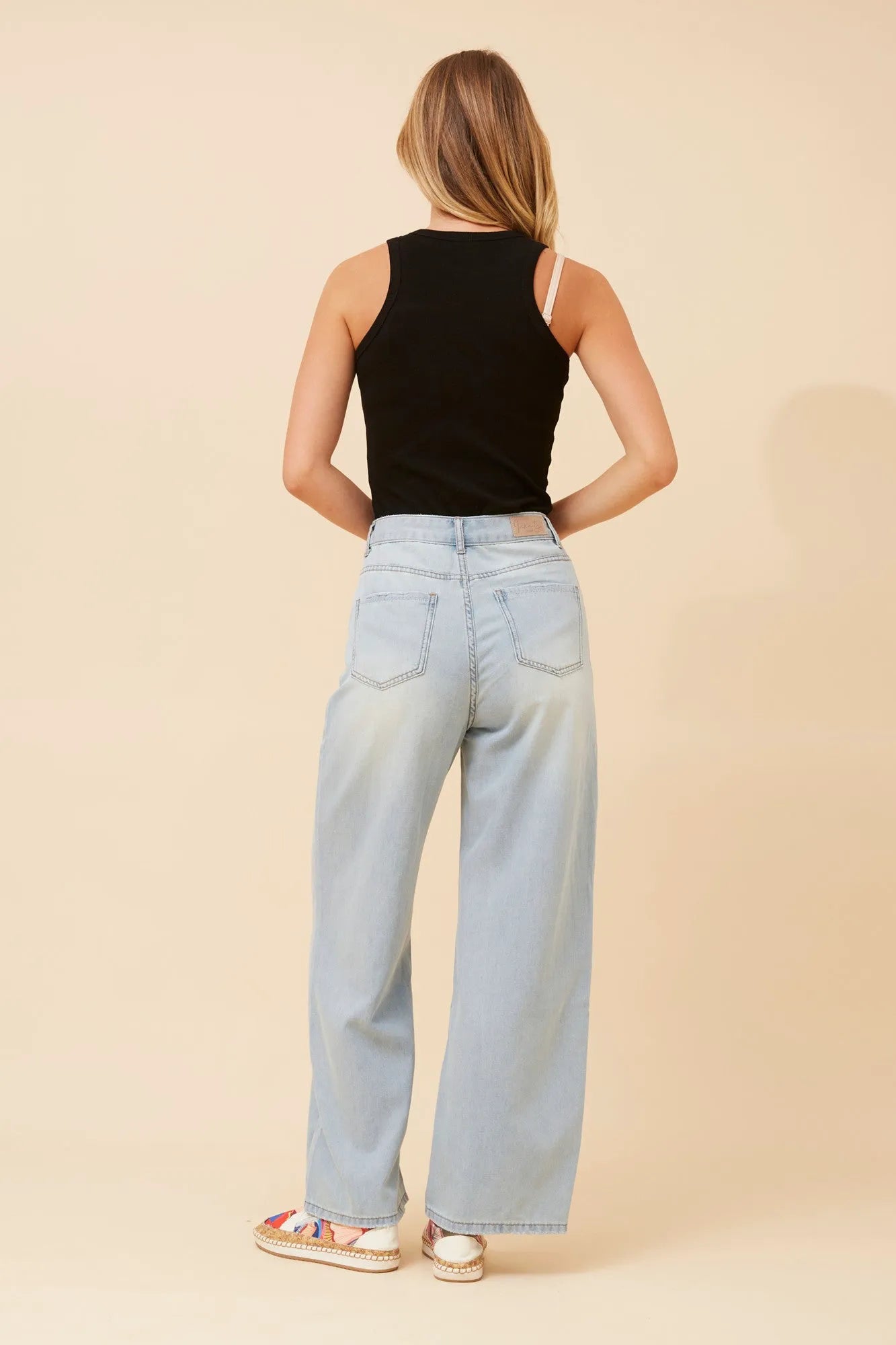 LIGHT DENIM