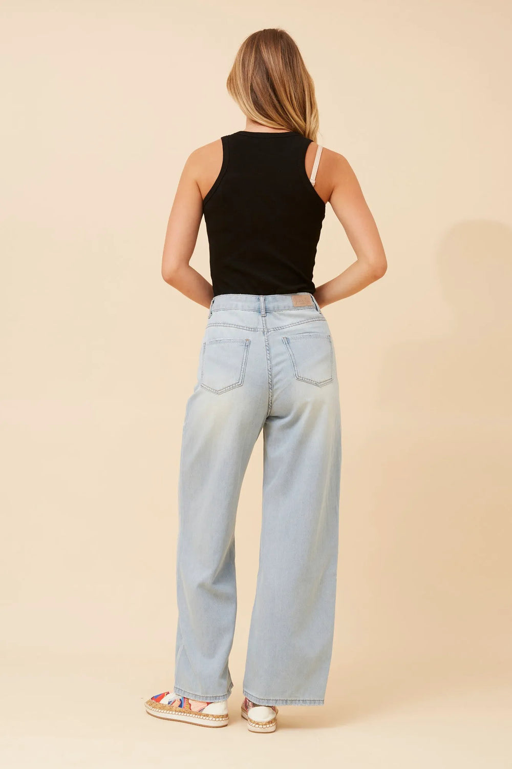 LIGHT DENIM