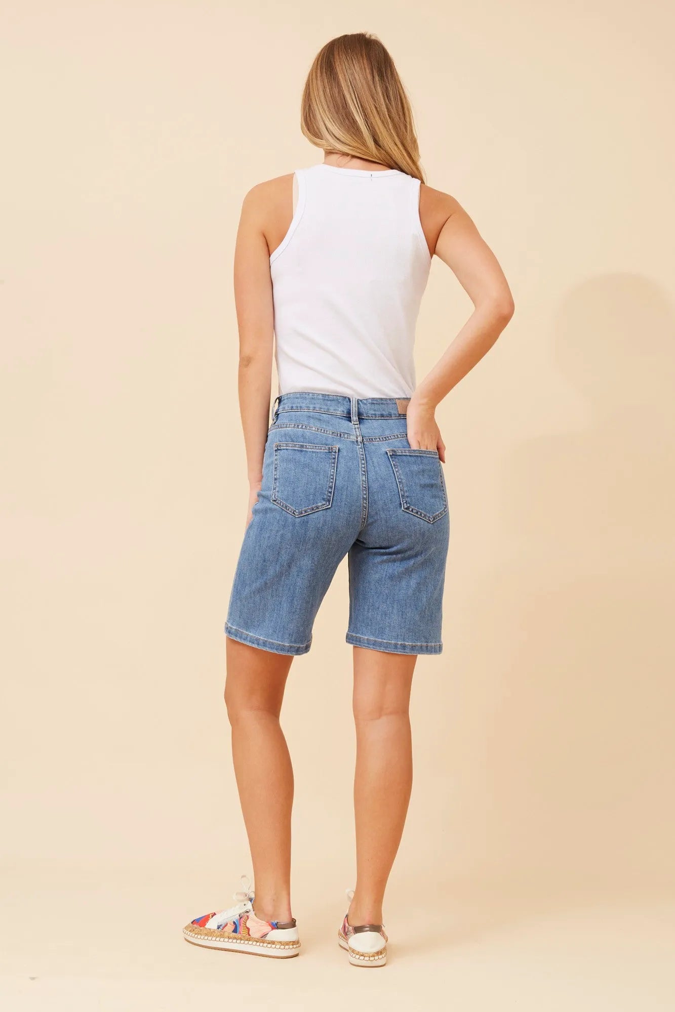 LIGHT DENIM